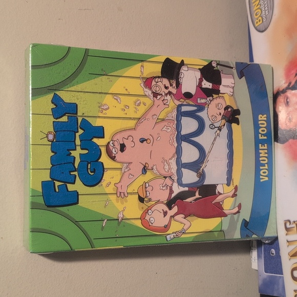 Family Guy - Volume 4 (DVD, 2009, 3-Disc Box Set) NEW SEALED - Picture 1 of 6
